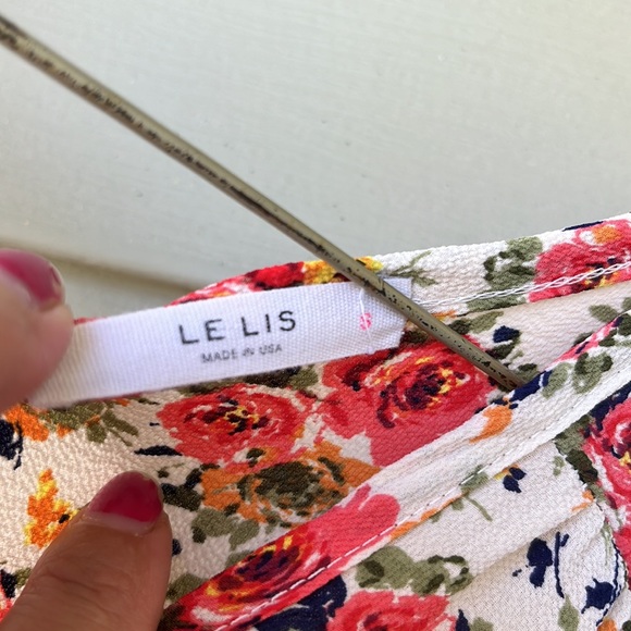 BNWOT LE LIS fun floral dress - Picture 3 of 16